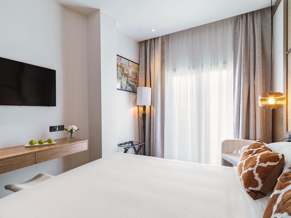 Leonardo Boutique Hotel Larnaca — Hotel rooms in Larnaca, Larnaca Region