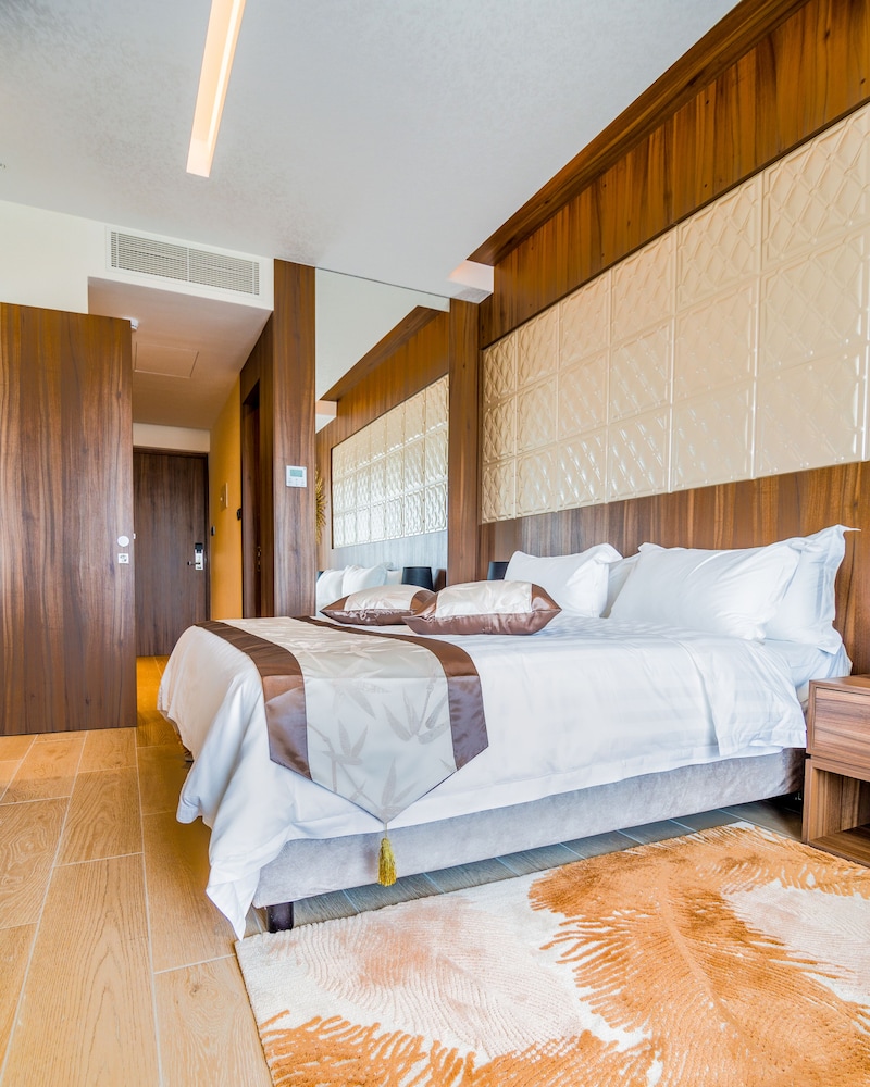 Leonardo Boutique Hotel Larnaca — Hotel rooms in Larnaca, Larnaca Region