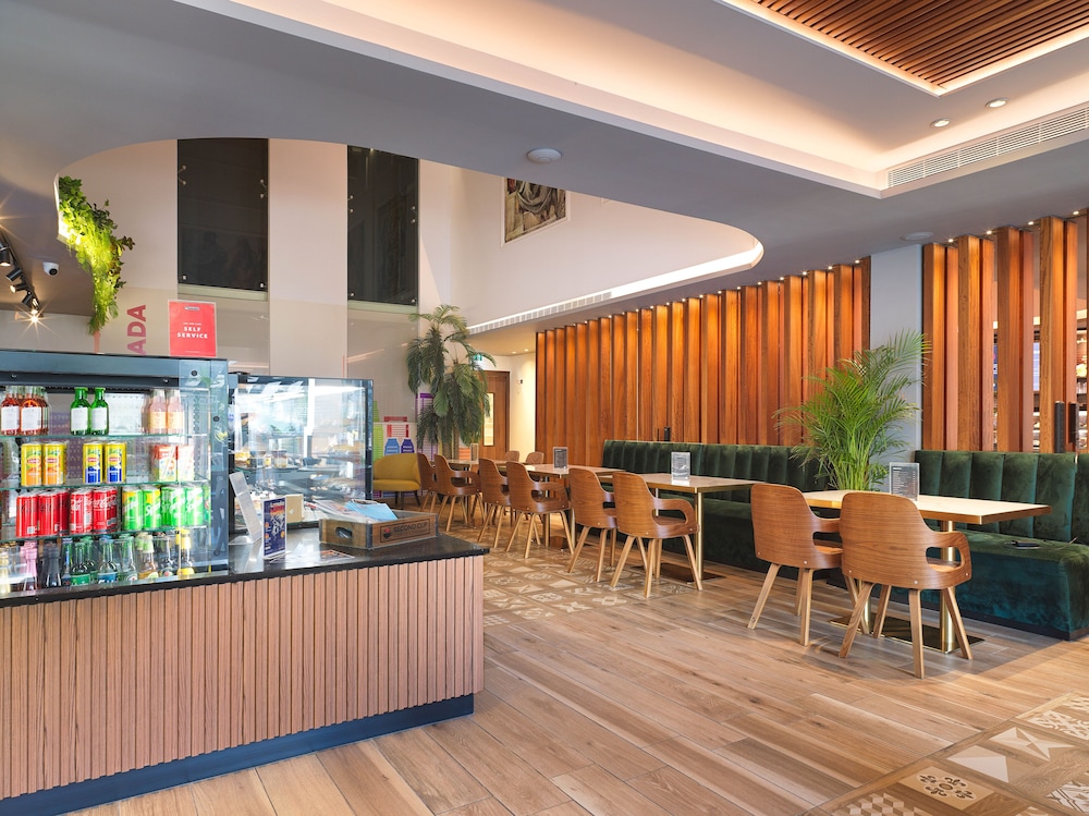 Leonardo Boutique Hotel Larnaca — Restaurant & bars in Larnaca, Larnaca Region