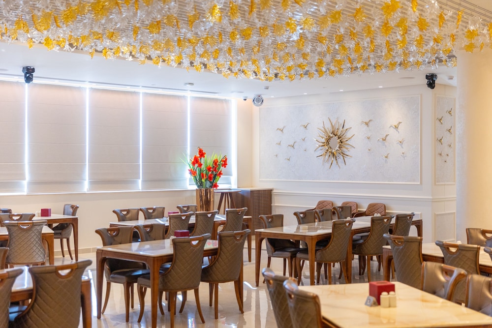 Leonardo Boutique Hotel Larnaca — Restaurant & bars in Larnaca, Larnaca Region