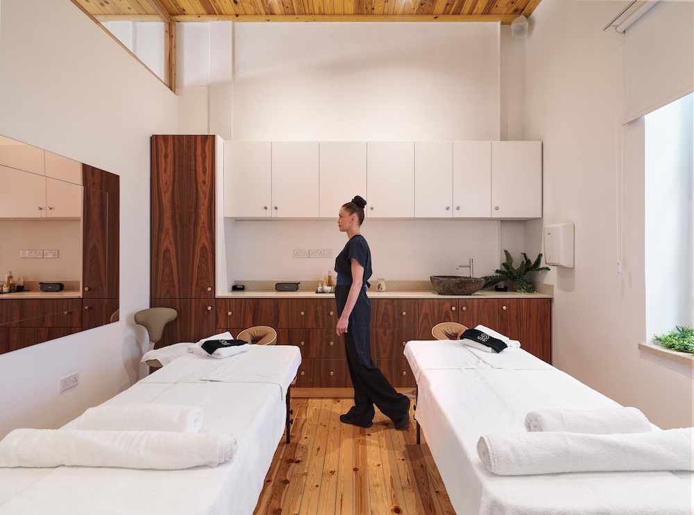 Leonardo Boutique Hotel Larnaca — Hotel rooms in Larnaca, Larnaca Region
