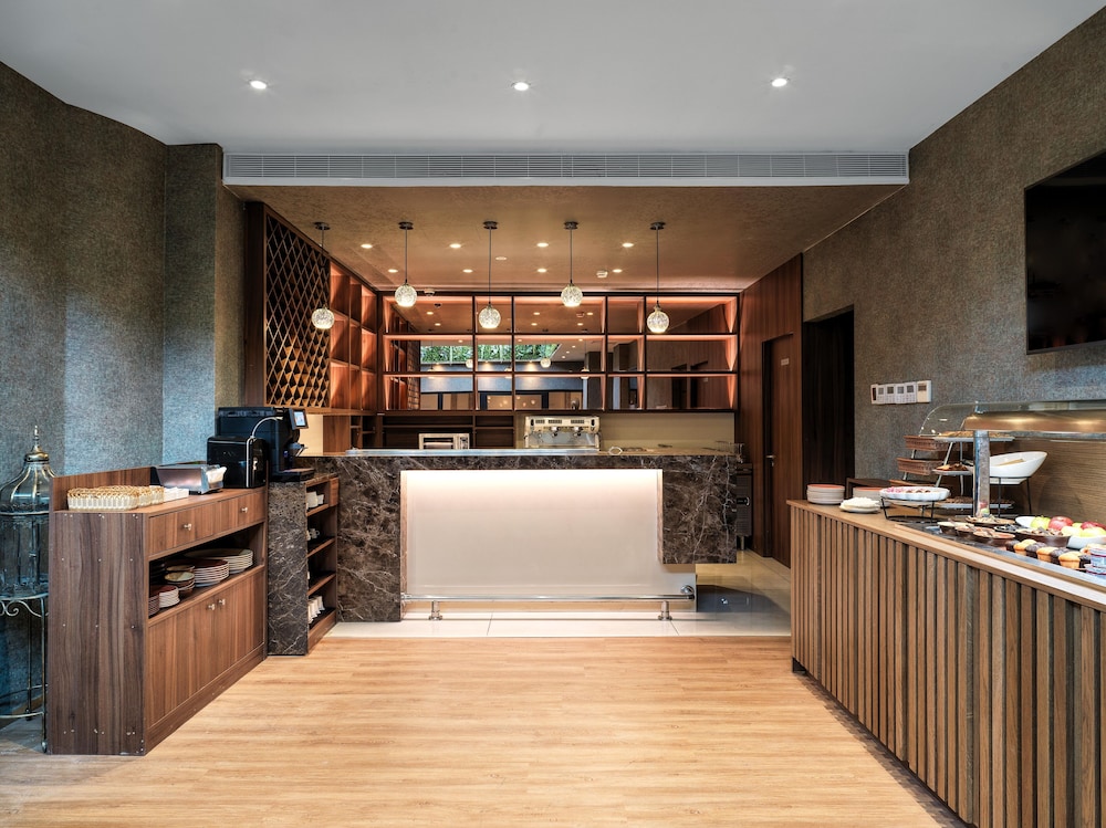 Leonardo Boutique Hotel Larnaca — Restaurant & bars in Larnaca, Larnaca Region