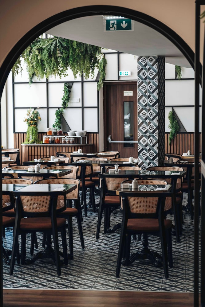 Leonardo Boutique Hotel Larnaca — Restaurant & bars in Larnaca, Larnaca Region