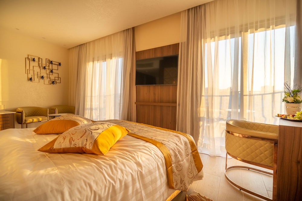 Leonardo Boutique Hotel Larnaca — Hotel rooms in Larnaca, Larnaca Region