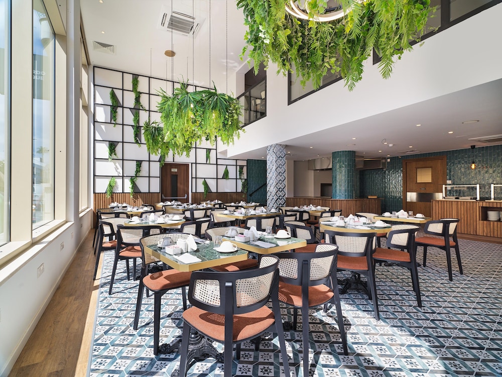 Leonardo Boutique Hotel Larnaca — Restaurant & bars in Larnaca, Larnaca Region