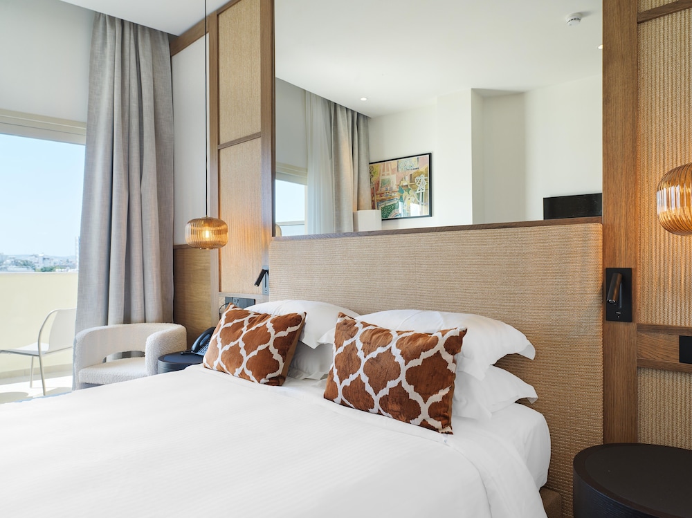 Leonardo Boutique Hotel Larnaca — Hotel rooms in Larnaca, Larnaca Region