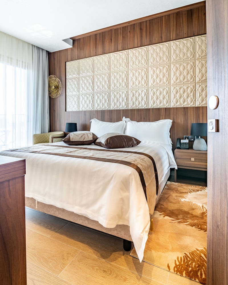 Leonardo Boutique Hotel Larnaca — Hotel rooms in Larnaca, Larnaca Region