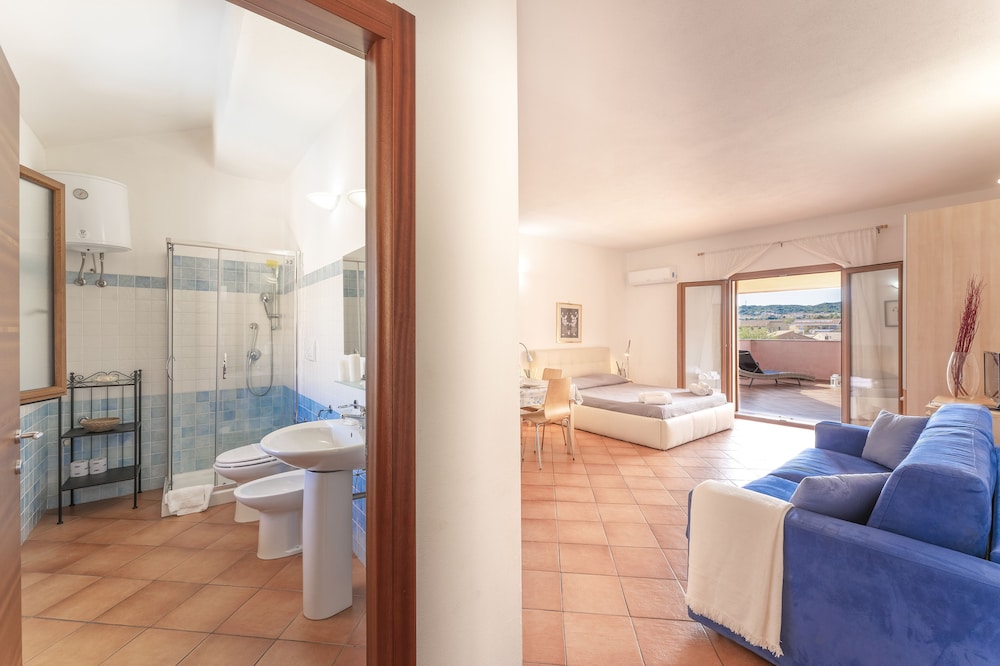 Residence Cristal Blu — Hotel rooms in Capo Testa, Sardinia