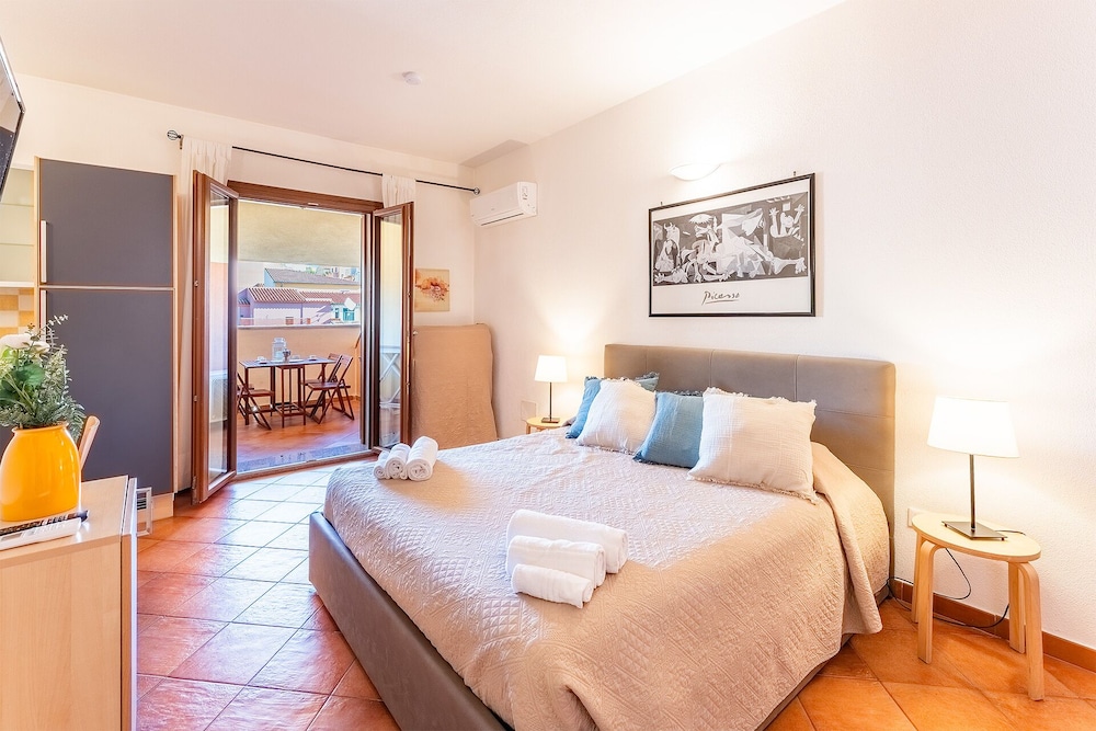 Residence Cristal Blu — Hotel rooms in Capo Testa, Sardinia