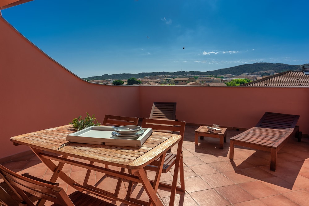 Residence Cristal Blu — Hotel building in Capo Testa, Sardinia