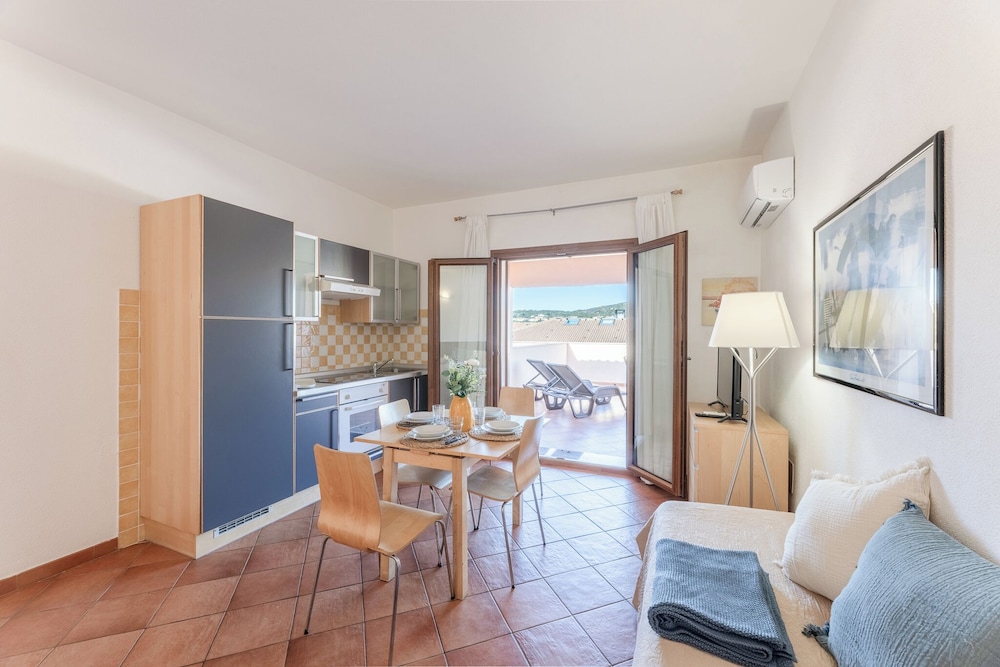 Residence Cristal Blu — Hotel rooms in Capo Testa, Sardinia