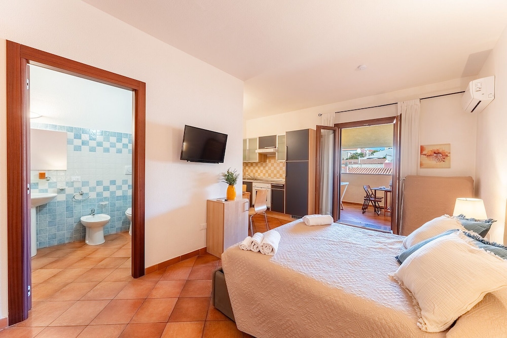 Residence Cristal Blu — Hotel rooms in Capo Testa, Sardinia