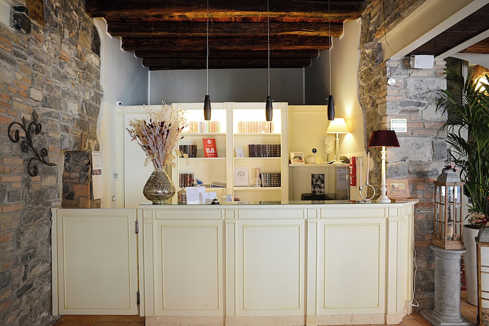 Hotel Borgo Antico — Hotel building in Como, Lombardy