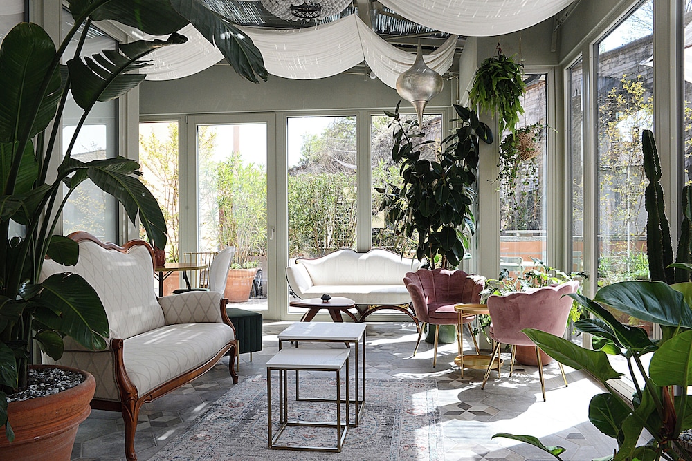 Hotel Borgo Antico — Hotel rooms in Como, Lombardy