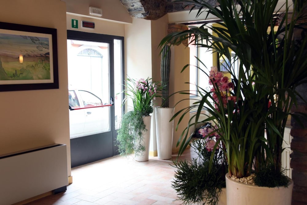 Hotel Borgo Antico — Hotel building in Como, Lombardy
