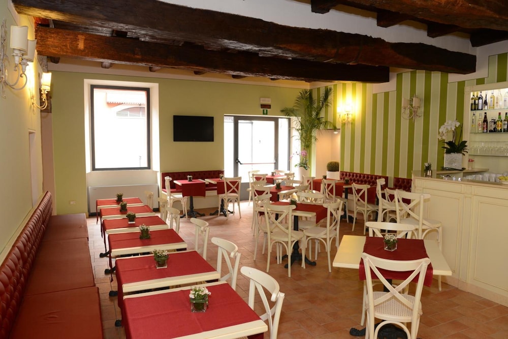 Hotel Borgo Antico — Restaurant & bars in Como, Lombardy