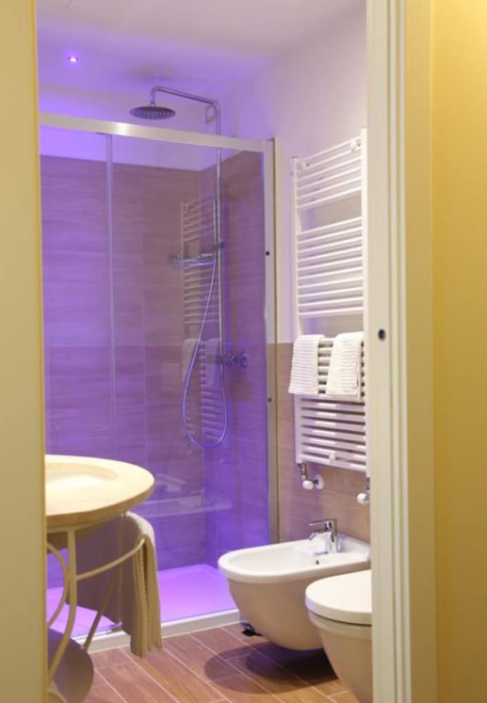 Hotel Borgo Antico — Hotel rooms in Como, Lombardy