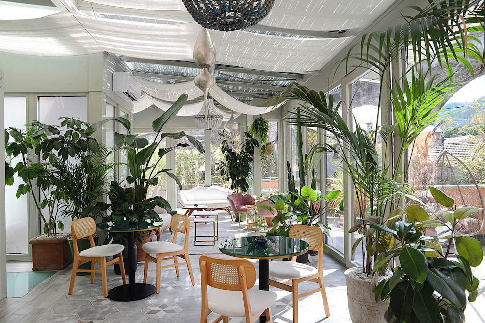Hotel Borgo Antico — Restaurant & bars in Como, Lombardy