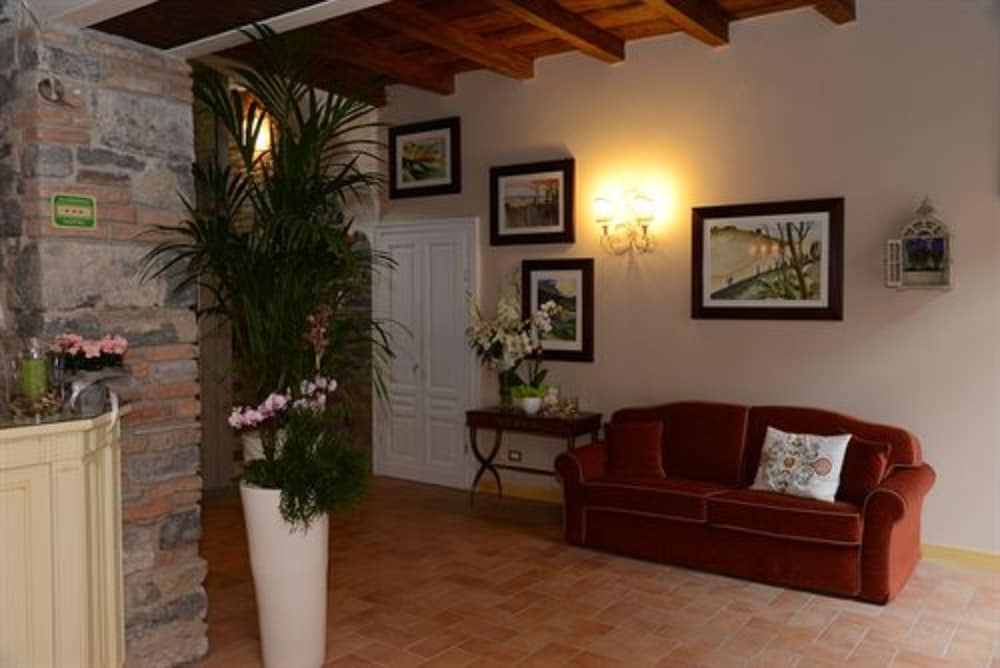 Hotel Borgo Antico — Hotel rooms in Como, Lombardy