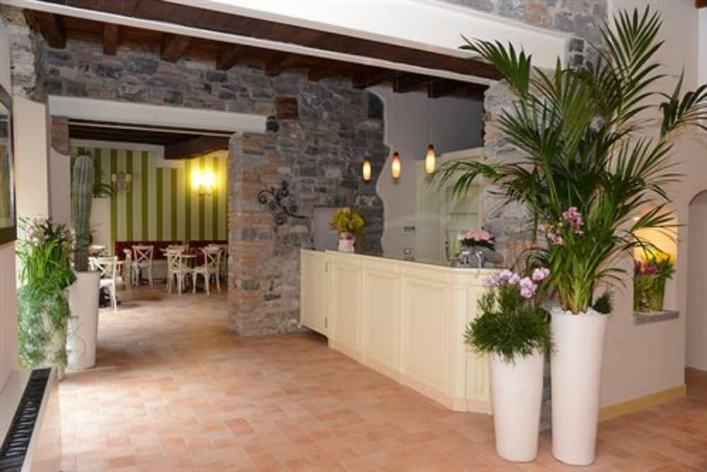 Hotel Borgo Antico — Restaurant & bars in Como, Lombardy
