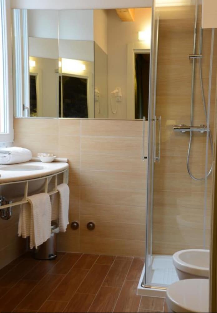 Hotel Borgo Antico — Hotel rooms in Como, Lombardy