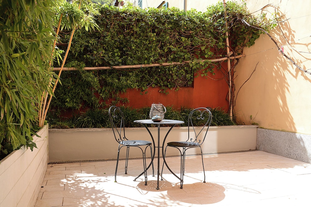 Hotel Borgo Antico — Hotel building in Como, Lombardy