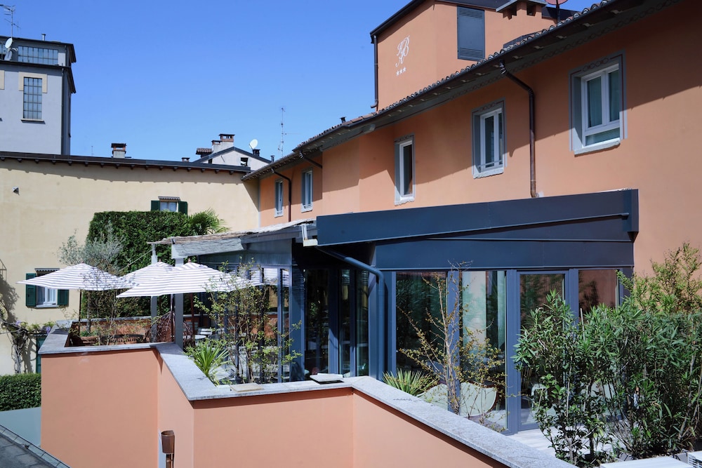 Hotel Borgo Antico — Hotel building in Como, Lombardy