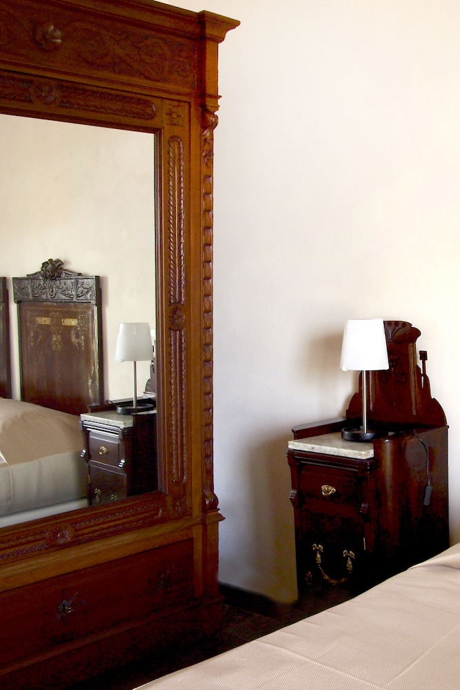 Hotel dell'Orologio — Hotel rooms in Ragusa, Sicily