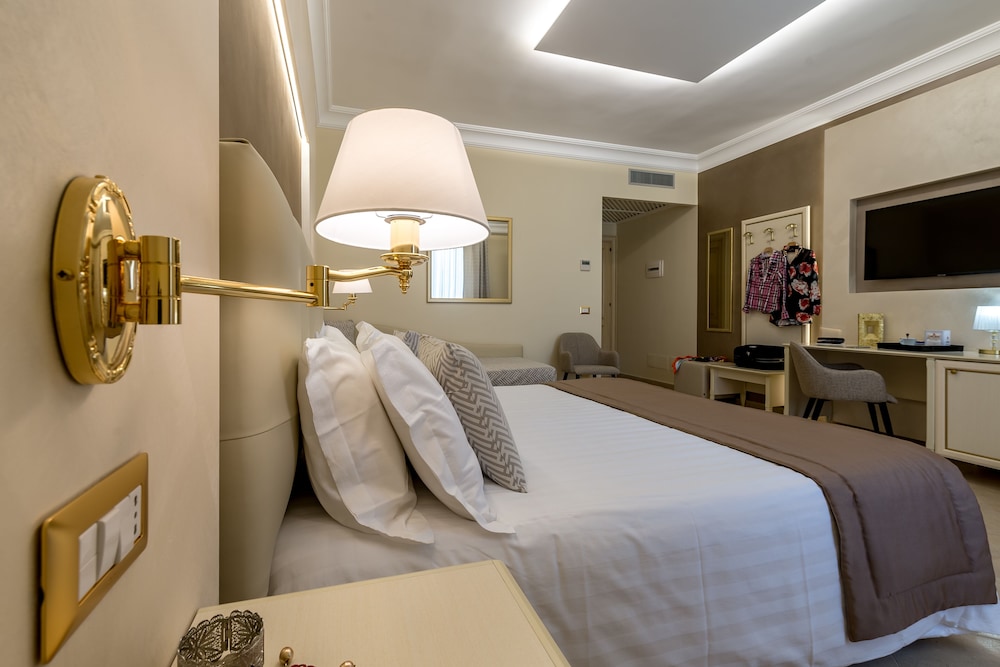 Vittorio Emanuele Boutique Hotel — Hotel rooms in Sciacca, Sicily