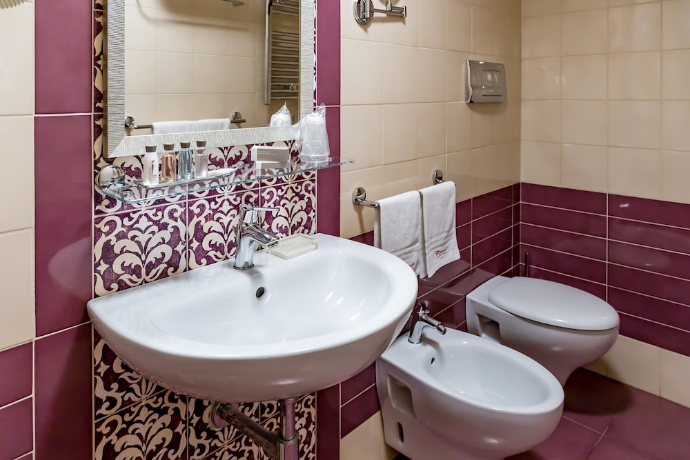 Vittorio Emanuele Boutique Hotel — Hotel rooms in Sciacca, Sicily