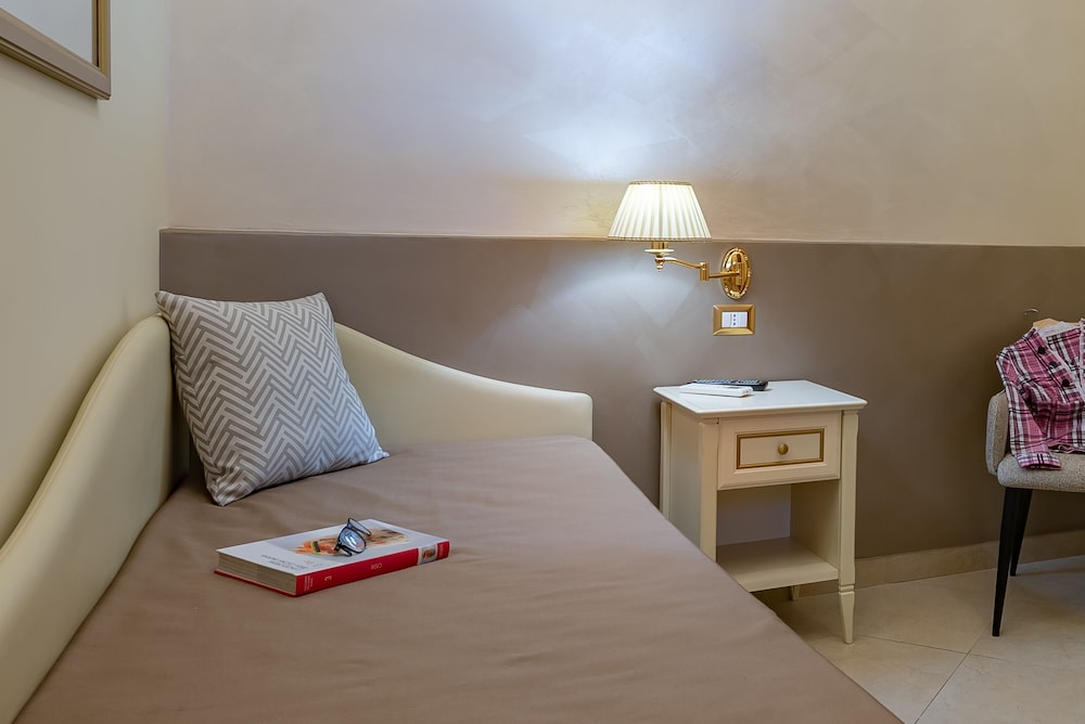 Vittorio Emanuele Boutique Hotel — Hotel rooms in Sciacca, Sicily