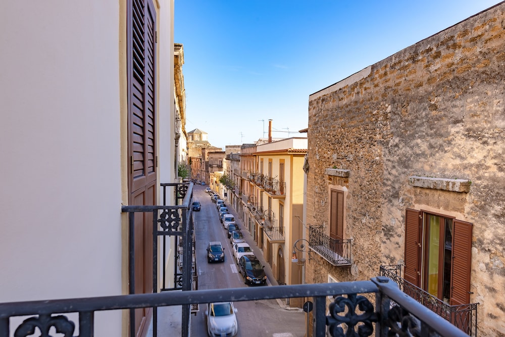 Vittorio Emanuele Boutique Hotel — Hotel building in Sciacca, Sicily