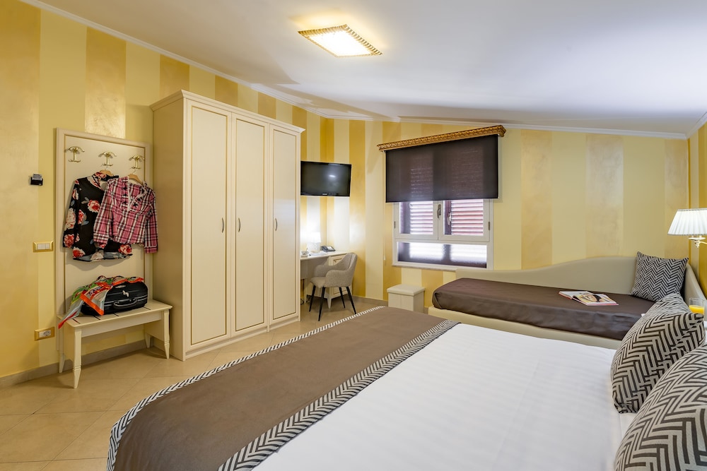 Vittorio Emanuele Boutique Hotel — Hotel rooms in Sciacca, Sicily