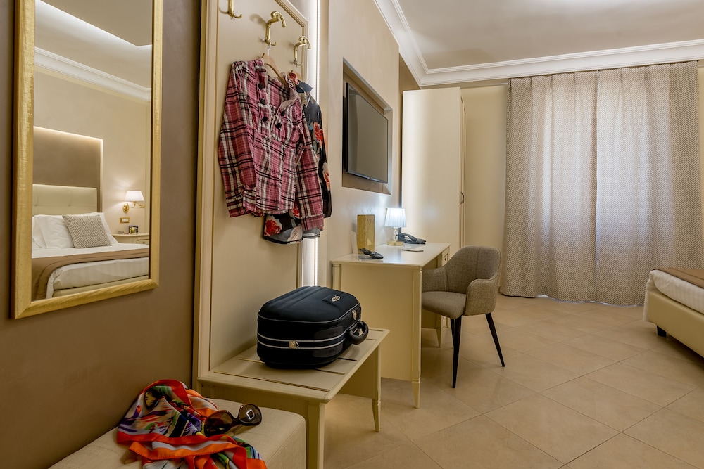 Vittorio Emanuele Boutique Hotel — Hotel rooms in Sciacca, Sicily