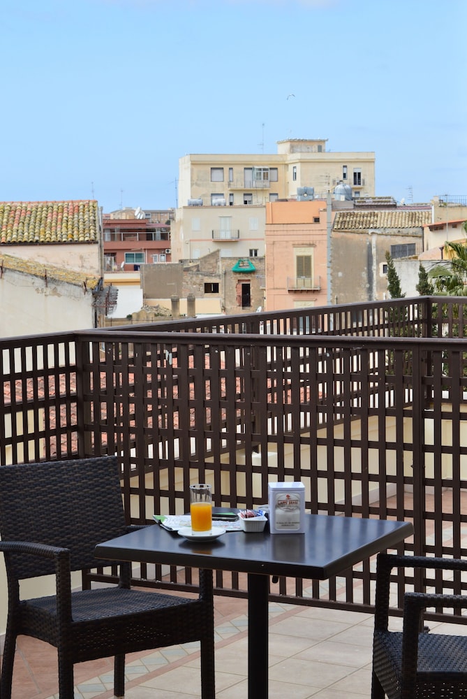 Vittorio Emanuele Boutique Hotel — Restaurant & bars in Sciacca, Sicily