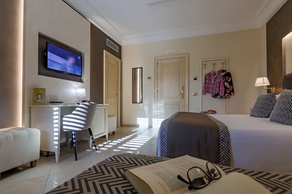 Vittorio Emanuele Boutique Hotel — Hotel rooms in Sciacca, Sicily
