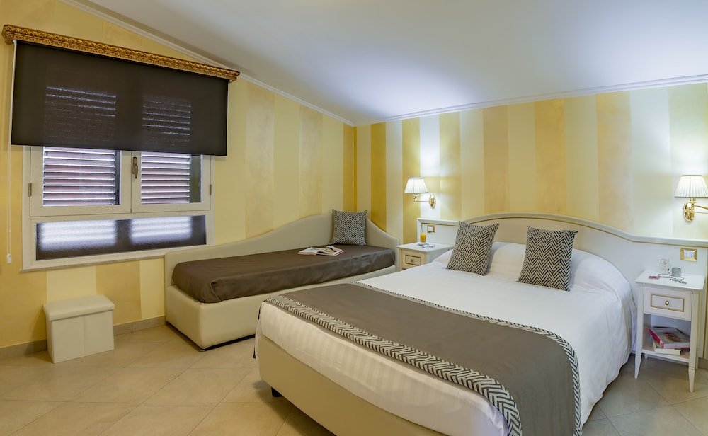 Vittorio Emanuele Boutique Hotel — Hotel rooms in Sciacca, Sicily