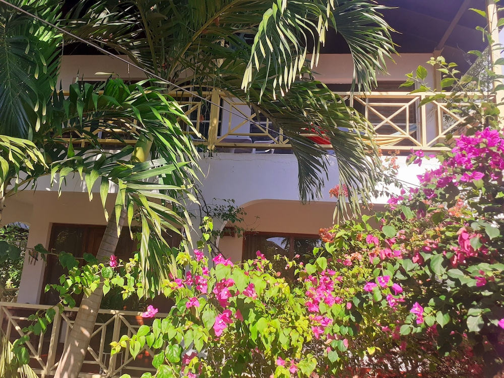 LTU Garden — Hotel building in Negril