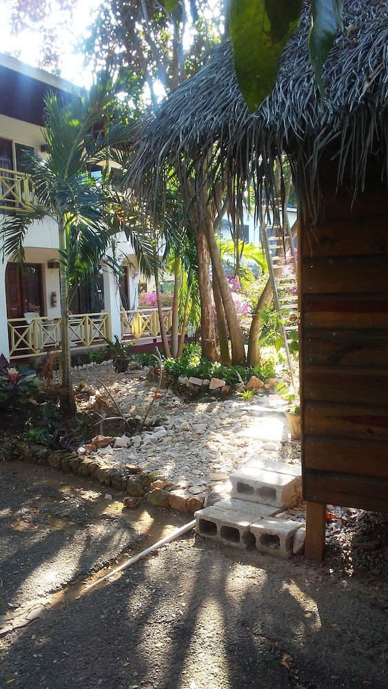 LTU Garden — Hotel building in Negril