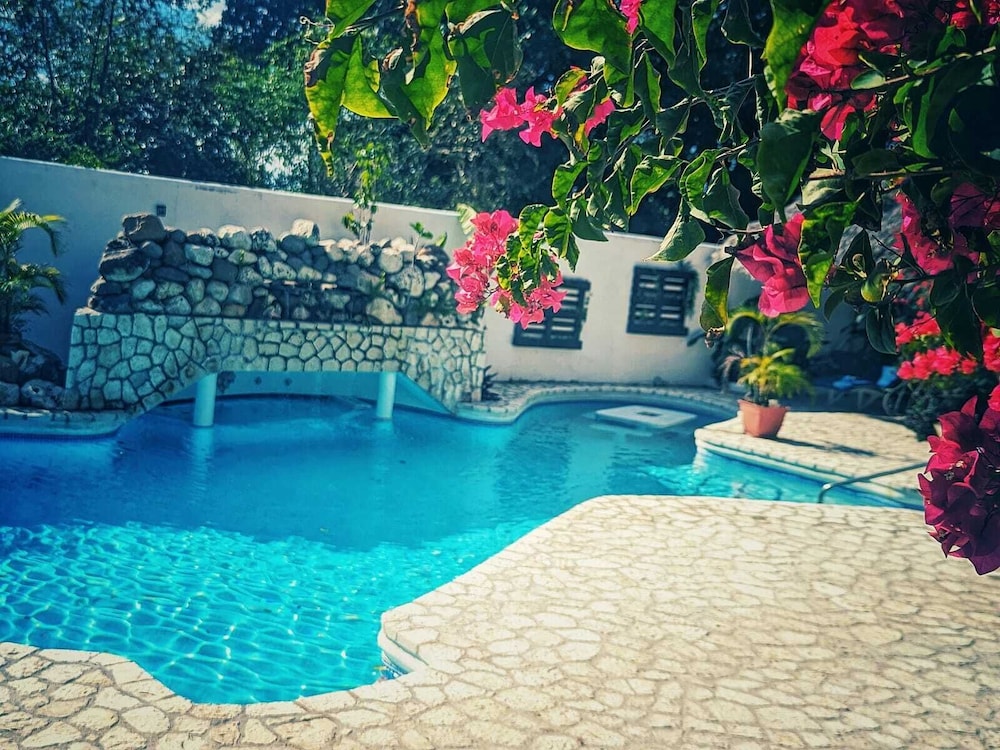 LTU Garden — Main photo in Negril