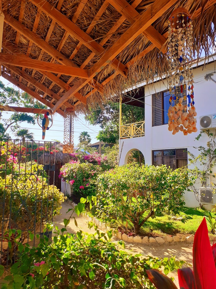 LTU Garden — Hotel building in Negril
