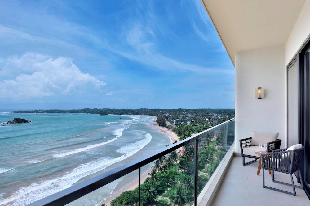 Weligama Bay Marriott Resort & Spa — Hotel rooms in Weligama