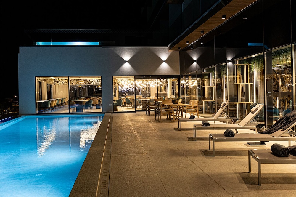 Marinus Beach Hotel — Swimming pool in Marina, Split-Dalmatia