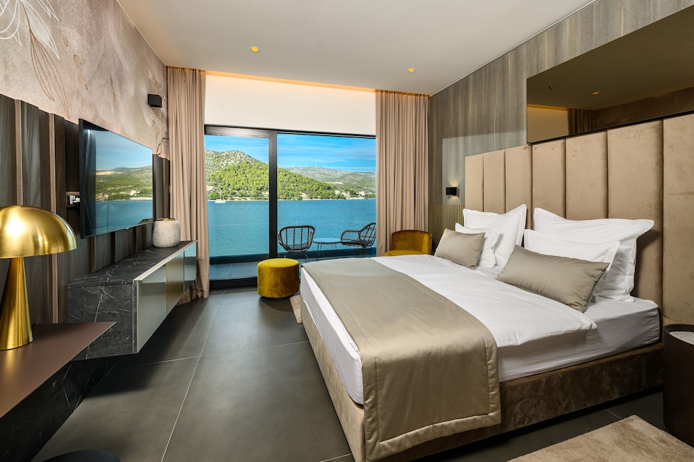 Marinus Beach Hotel — Hotel rooms in Marina, Split-Dalmatia