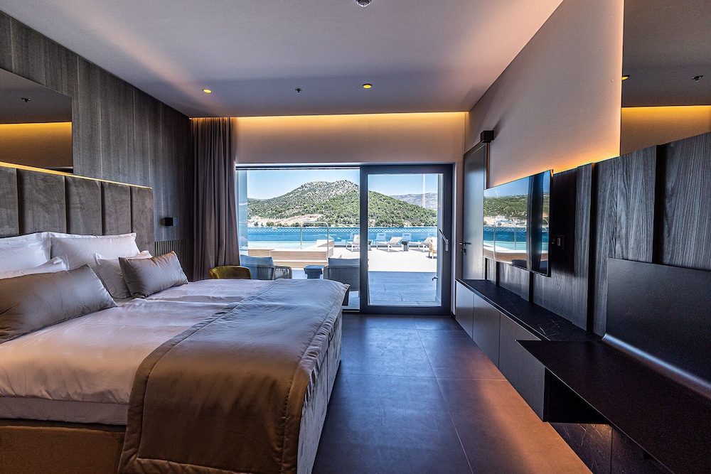 Marinus Beach Hotel — Hotel rooms in Marina, Split-Dalmatia