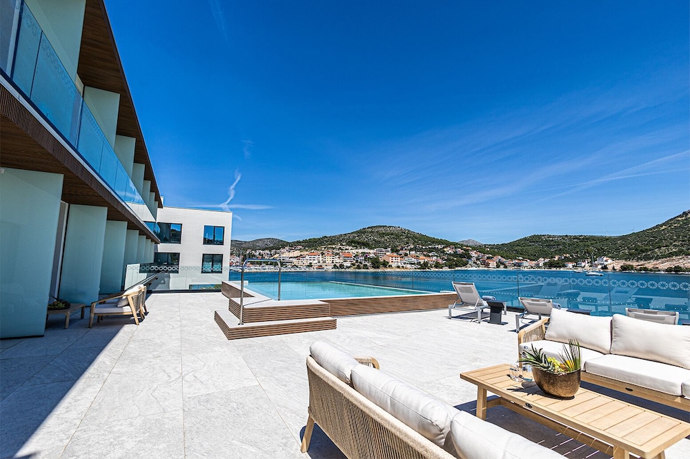 Marinus Beach Hotel — Main photo in Marina, Split-Dalmatia