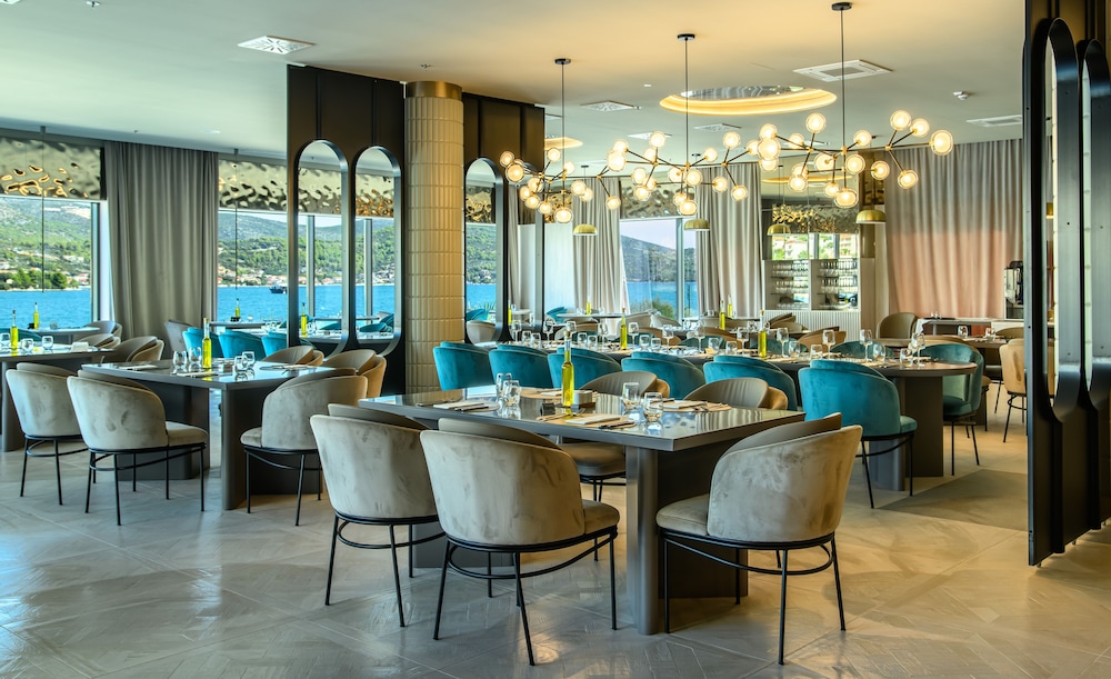 Marinus Beach Hotel — Restaurant & bars in Marina, Split-Dalmatia