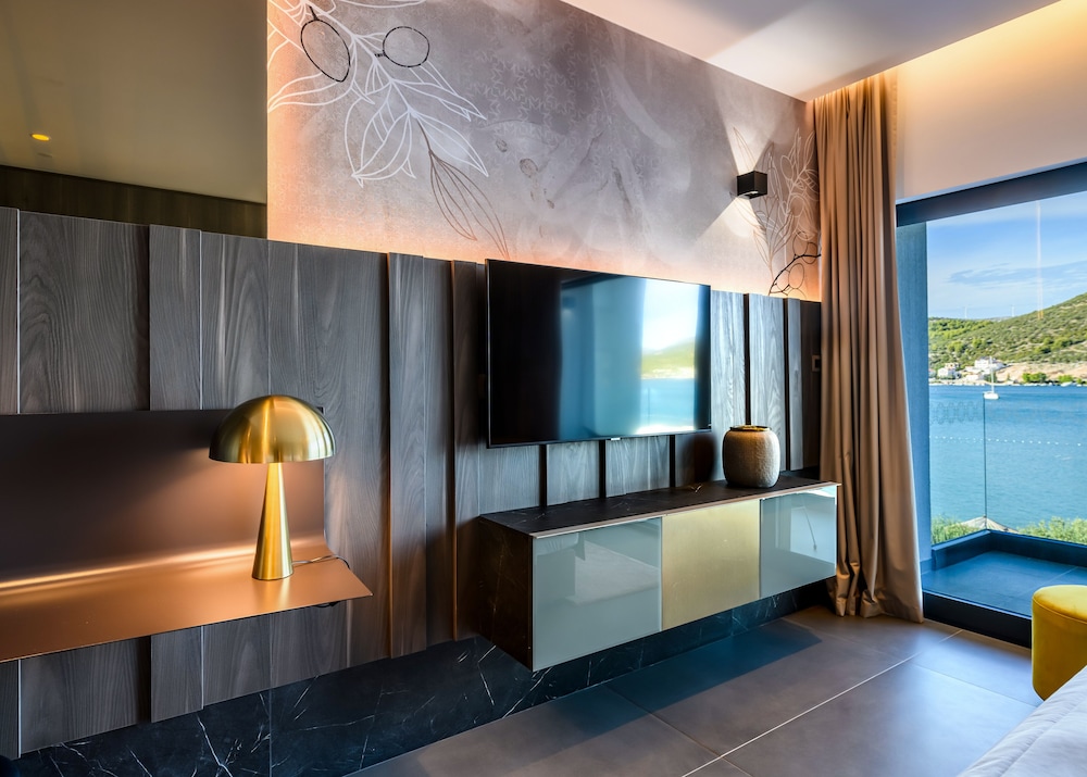 Marinus Beach Hotel — Hotel rooms in Marina, Split-Dalmatia