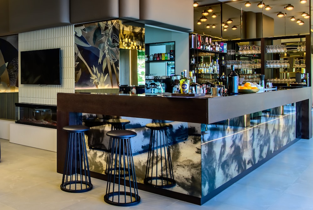 Marinus Beach Hotel — Restaurant & bars in Marina, Split-Dalmatia