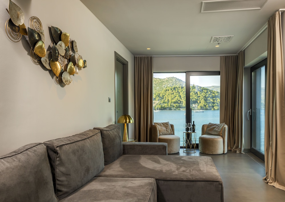 Marinus Beach Hotel — Hotel rooms in Marina, Split-Dalmatia